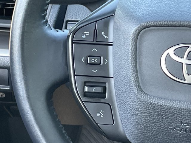 Used 2025 Toyota Prius LE FWD image 13