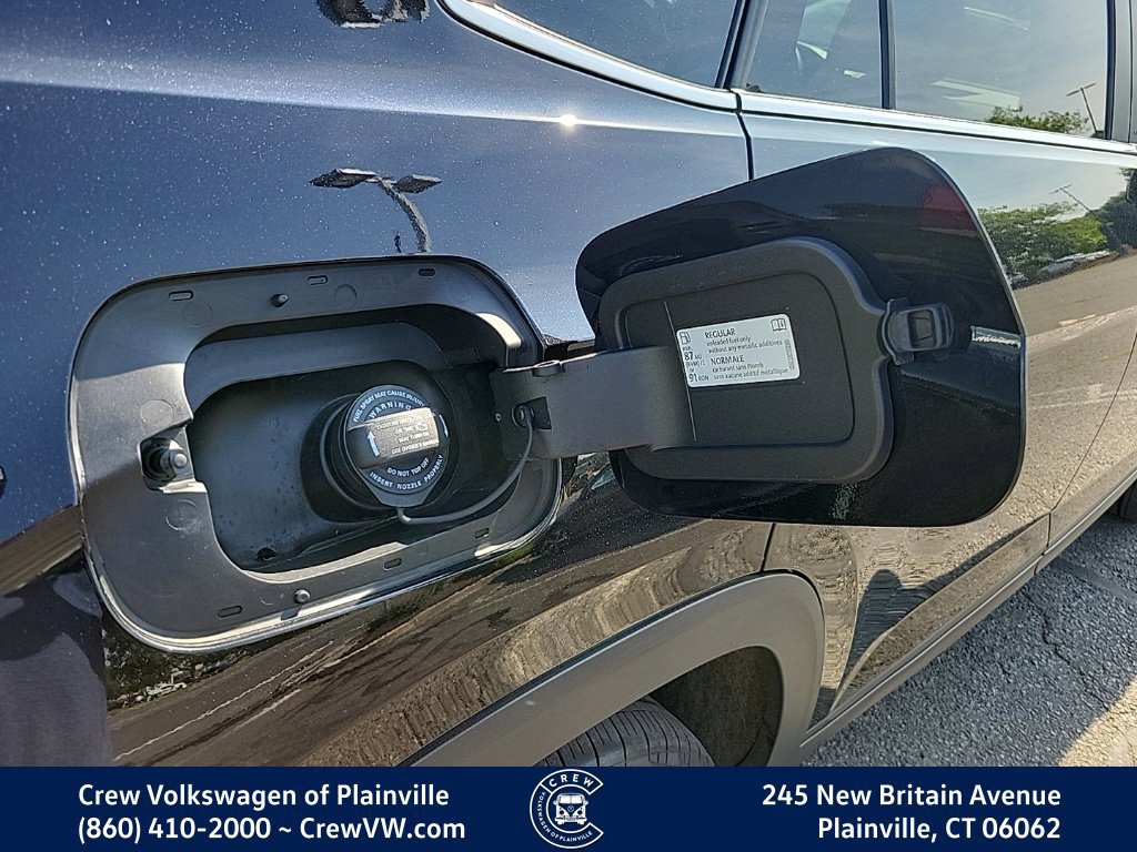 Certified 2023 Volkswagen Atlas Cross Sport SE w/ Panoramic Sunroof Package AWD/4WD image 32