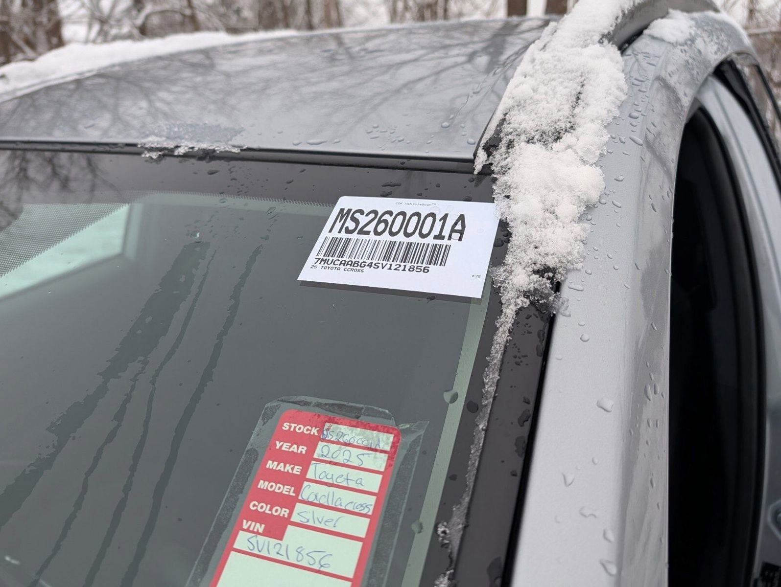 Used 2025 Toyota Corolla Cross LE image 28