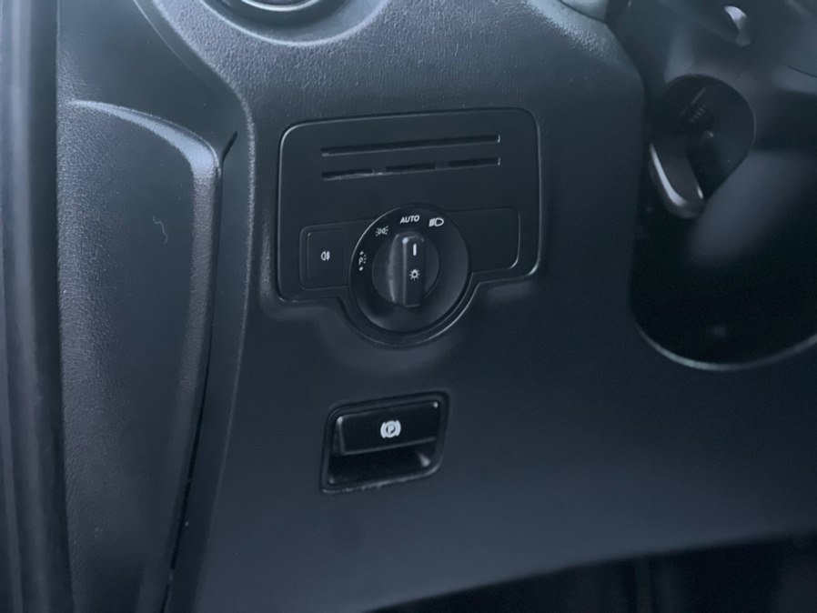 Used 2020 Mercedes-Benz Metris Kargo Master Shelves /Partitio w/ Safety Package image 11