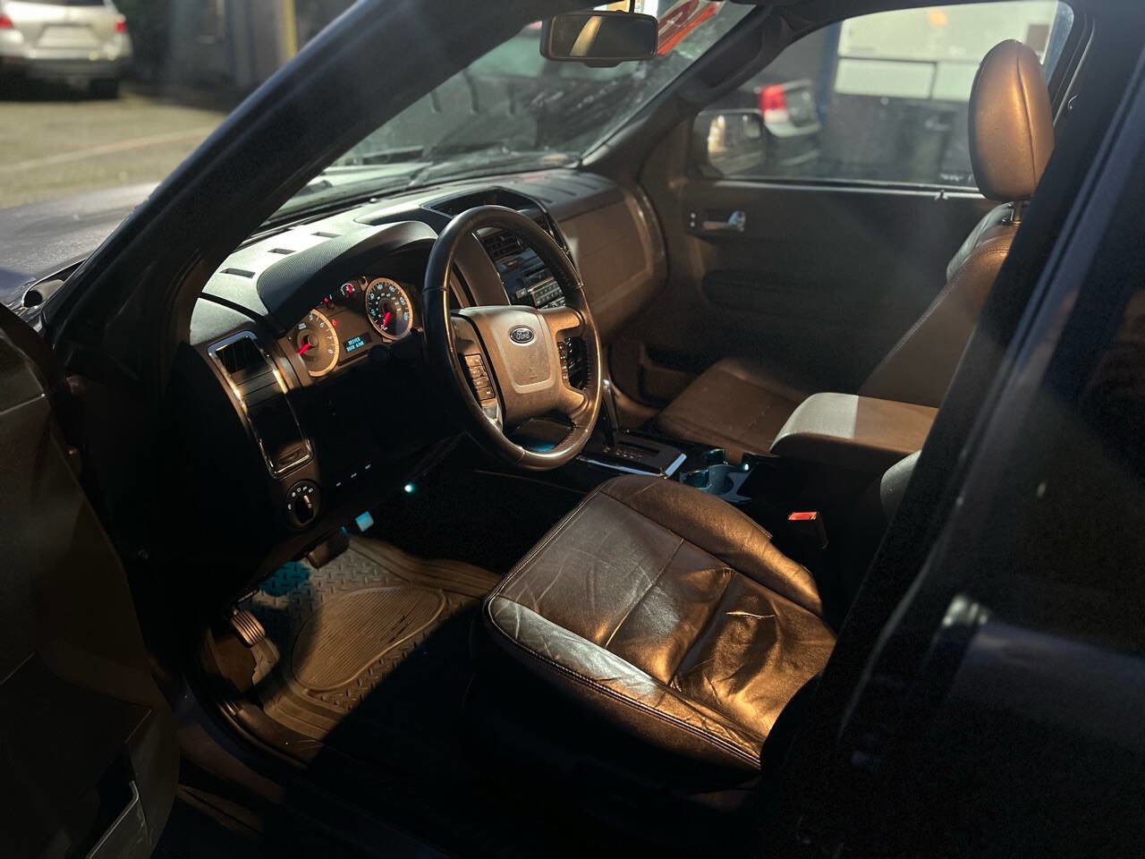 Used 2010 Ford Escape Limited image 10