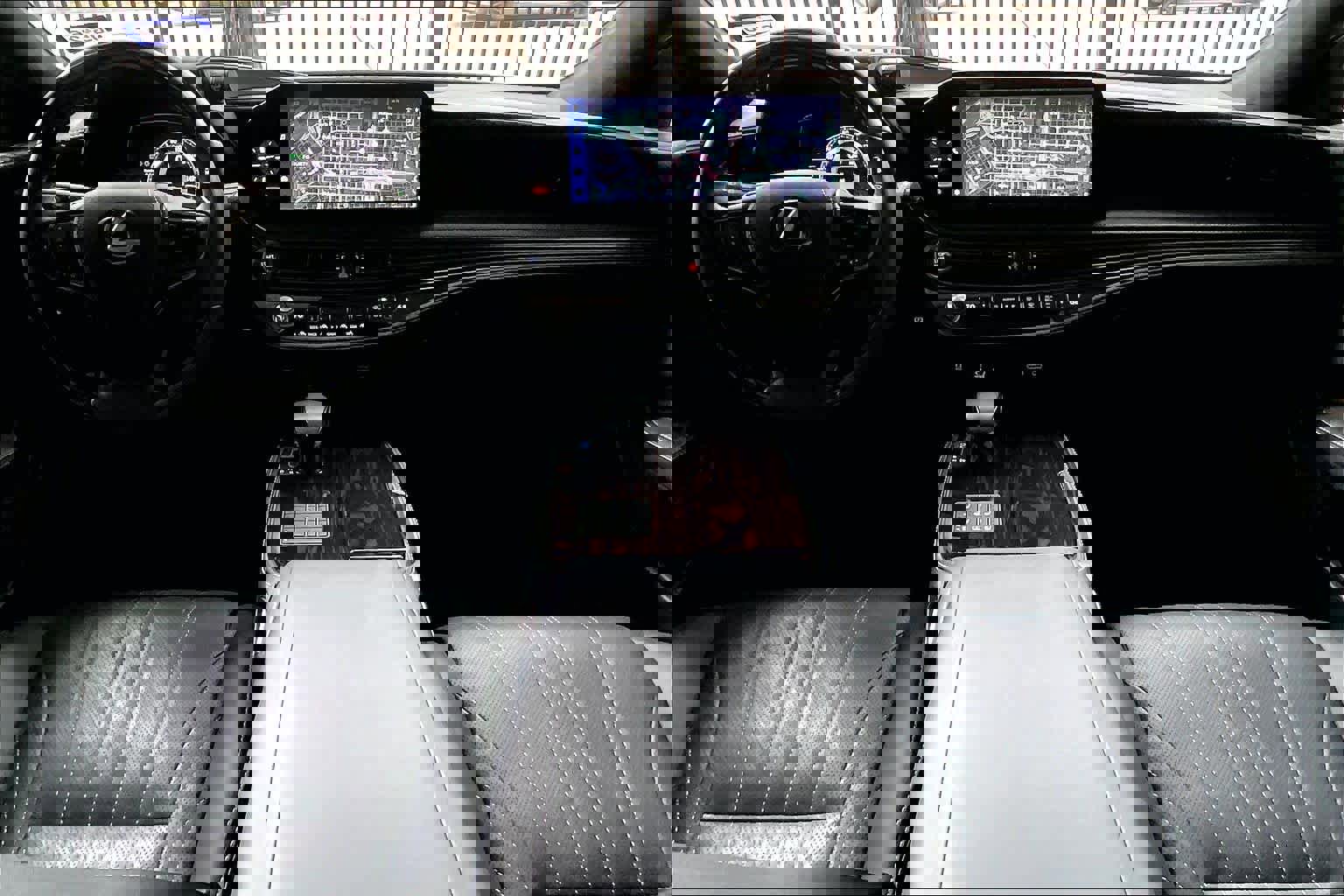 Used 2023 Lexus LS 500 AWD w/ Luxury Package image 15