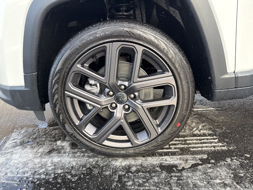 New 2026 Jeep Compass Latitude AWD/4WD image 11