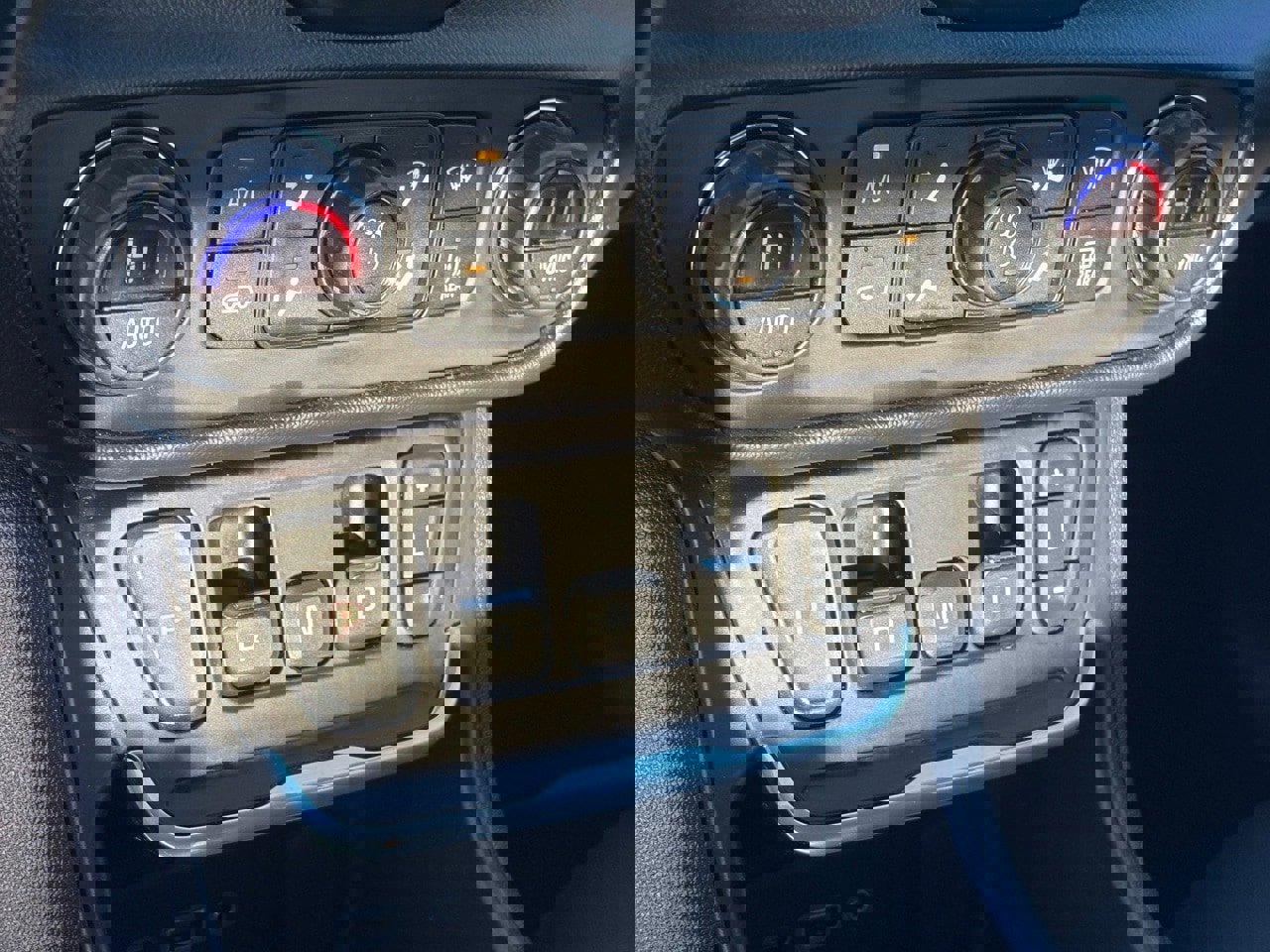 Used 2020 GMC Terrain SLE w/ Driver Convenience Package image 24