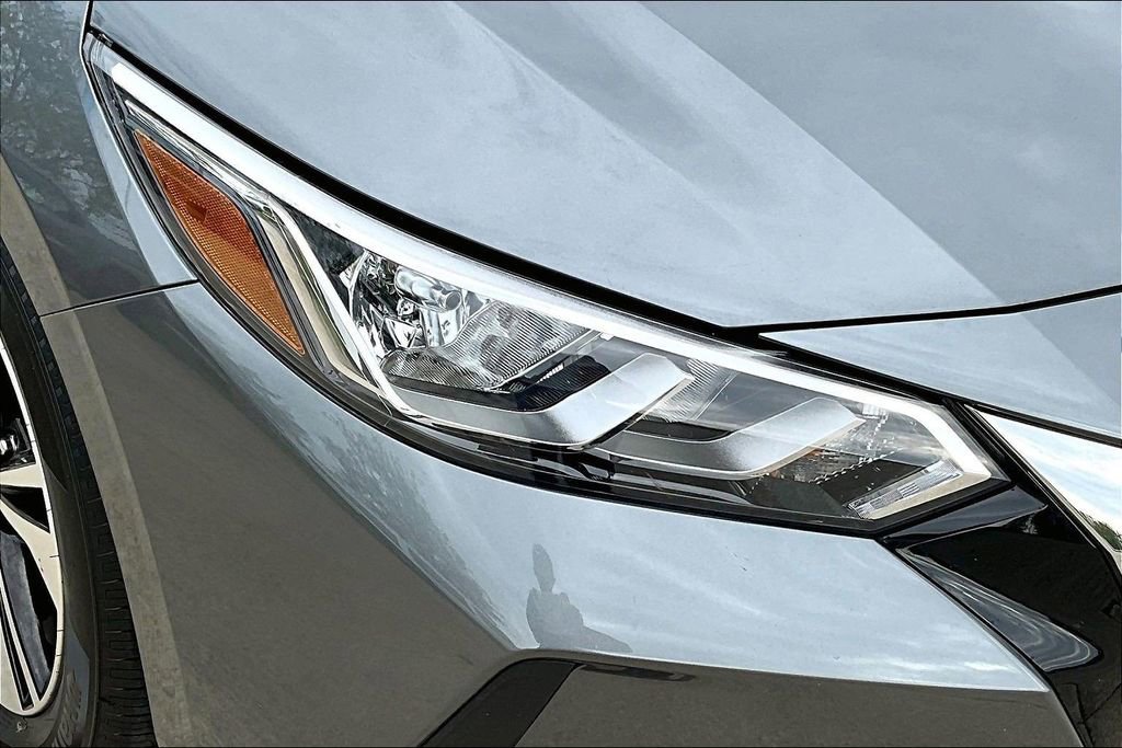 Certified 2023 Nissan Sentra SV FWD image 30