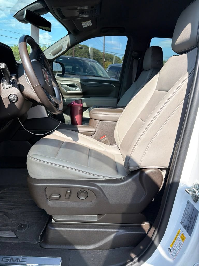 Used 2022 GMC Yukon SLT w/ SLT Luxury Package RWD image 3