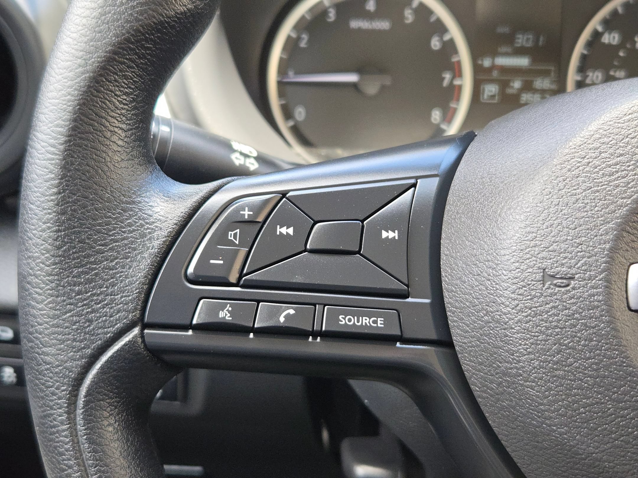 Certified 2025 Nissan Kicks Play S FWD image 20