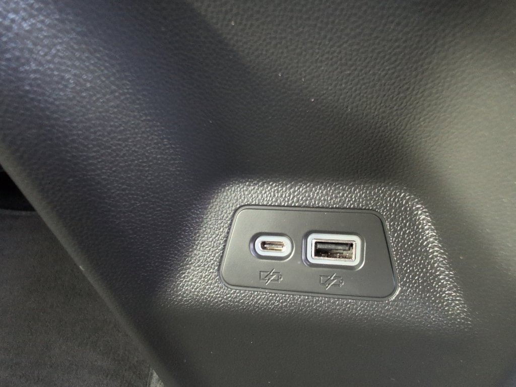 Used 2023 Buick Envision Essence w/ Technology Package I image 14