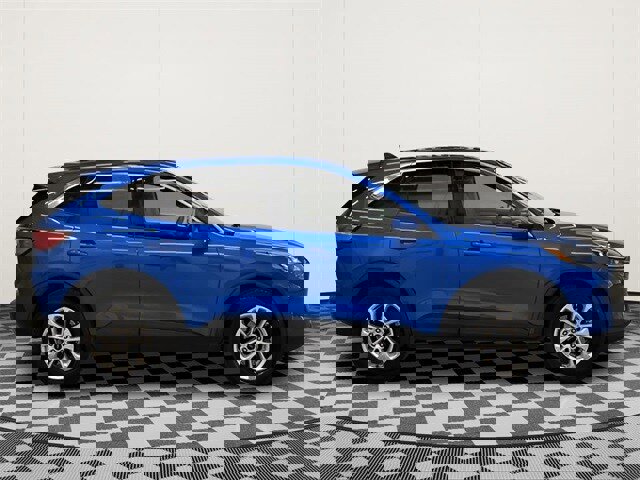 Used 2020 Ford Escape SE image 2