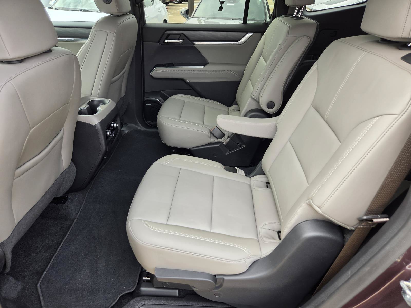 Used 2024 GMC Acadia Elevation FWD image 14