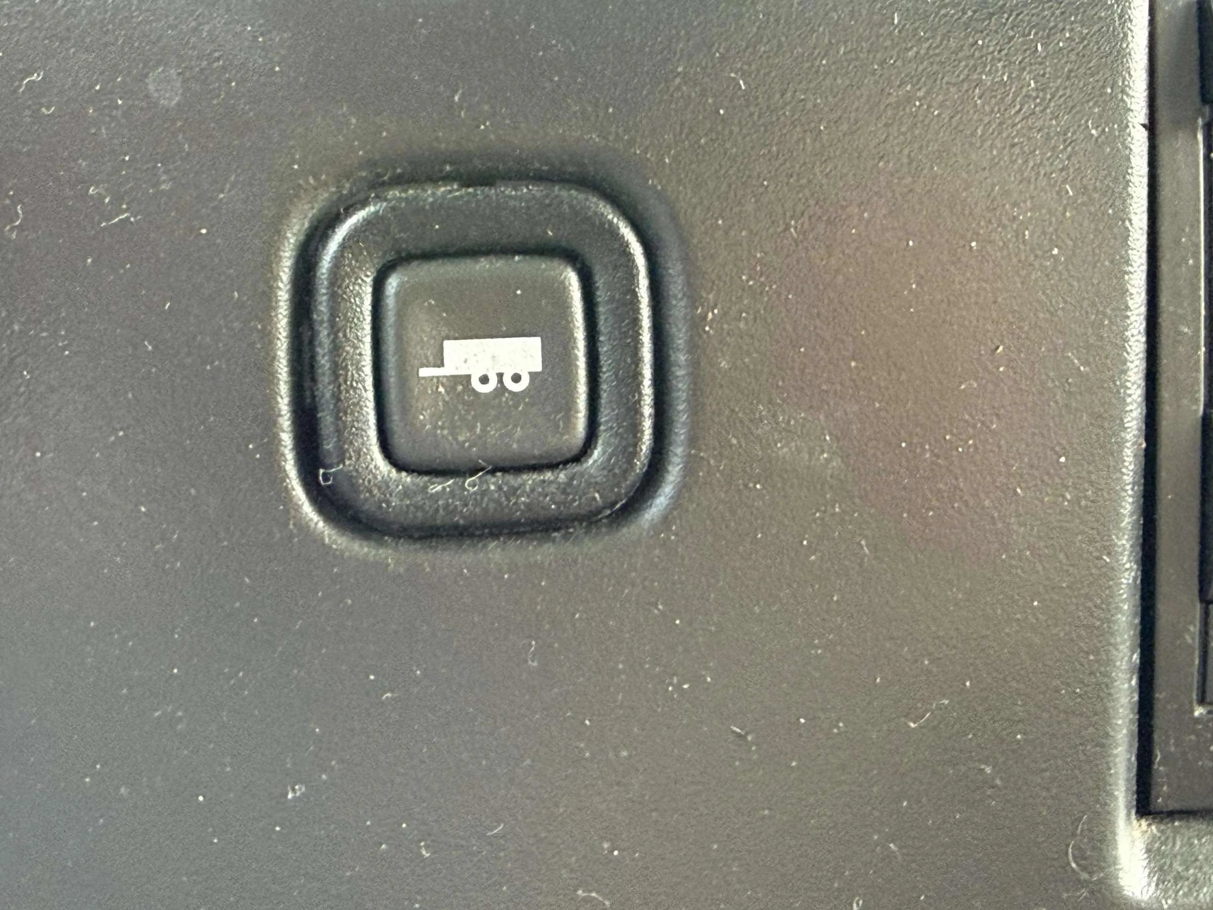 Used 2017 GMC Savana 2500 RWD image 28