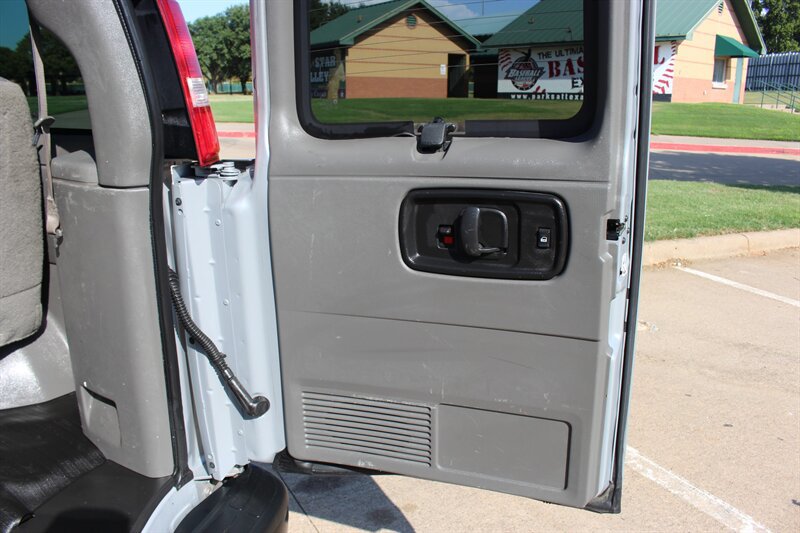 Used 2019 Chevrolet Express 2500 LS w/ Driver Convenience Package RWD image 13