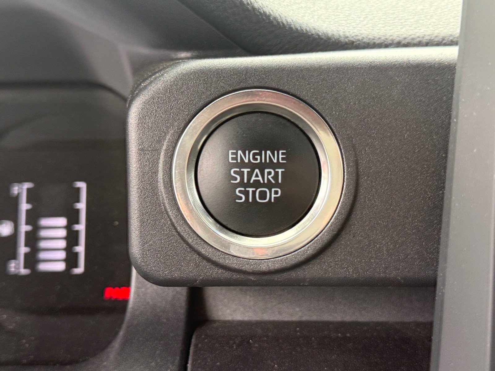 Used 2025 Toyota 4Runner SR5 AWD/4WD image 28