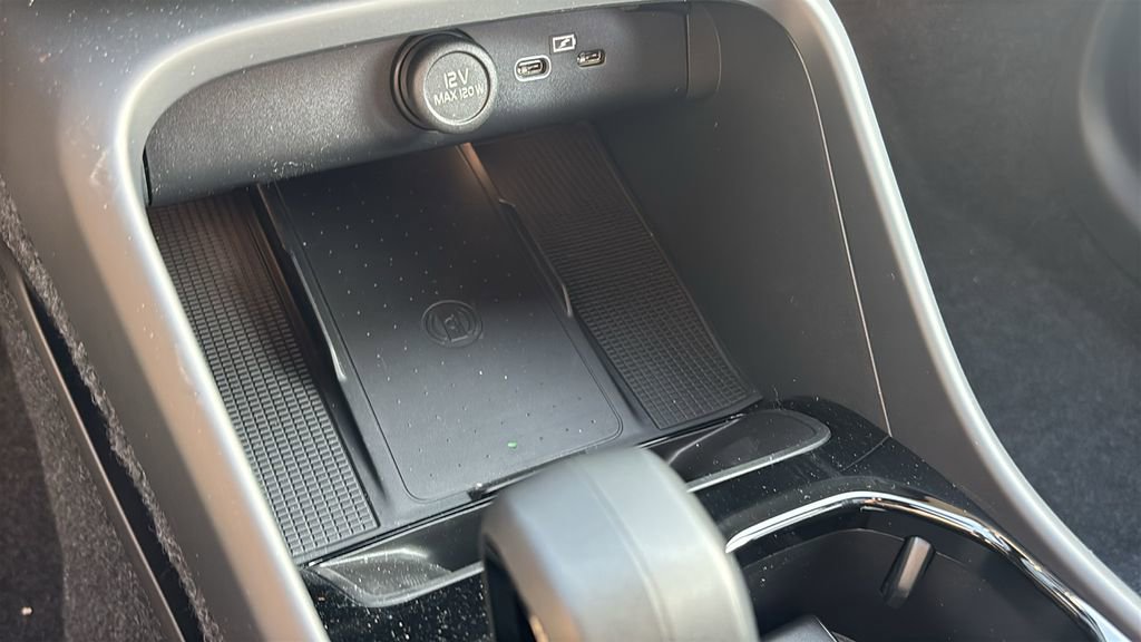 New 2026 Volvo XC40 B5 Ultra w/ Protection Package Premier image 21