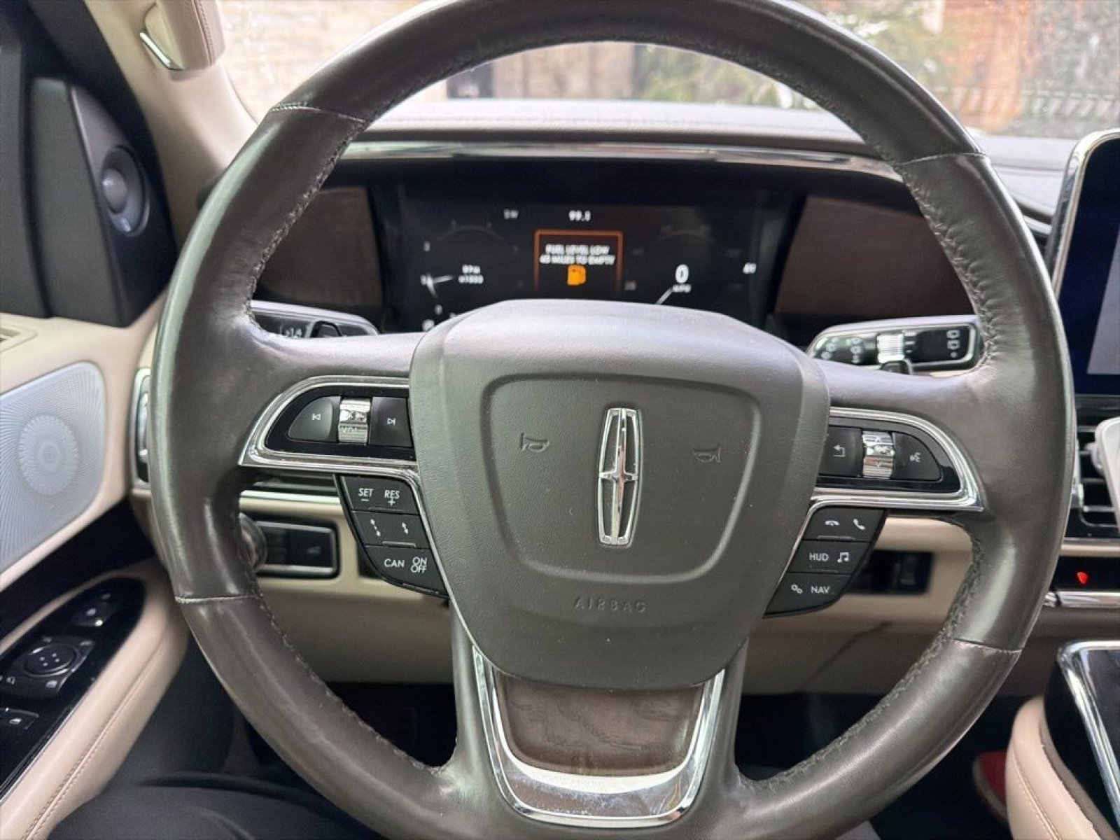 Used 2019 Lincoln Navigator Reserve image 27