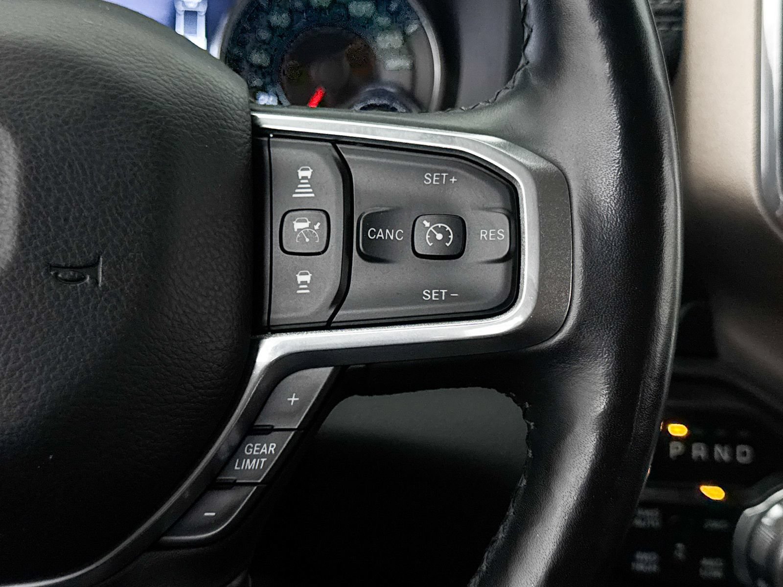 Used 2019 RAM 1500 Laramie AWD/4WD image 32