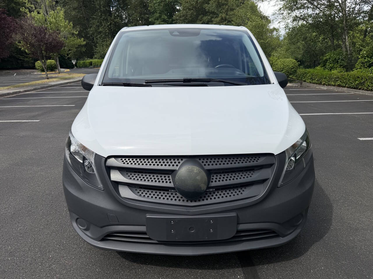 Used 2018 Mercedes-Benz Metris image 2