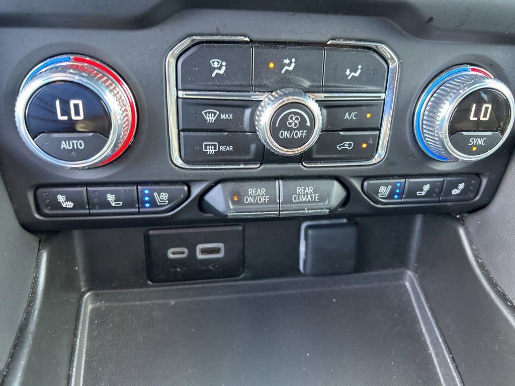 Used 2024 GMC Yukon XL SLT image 44