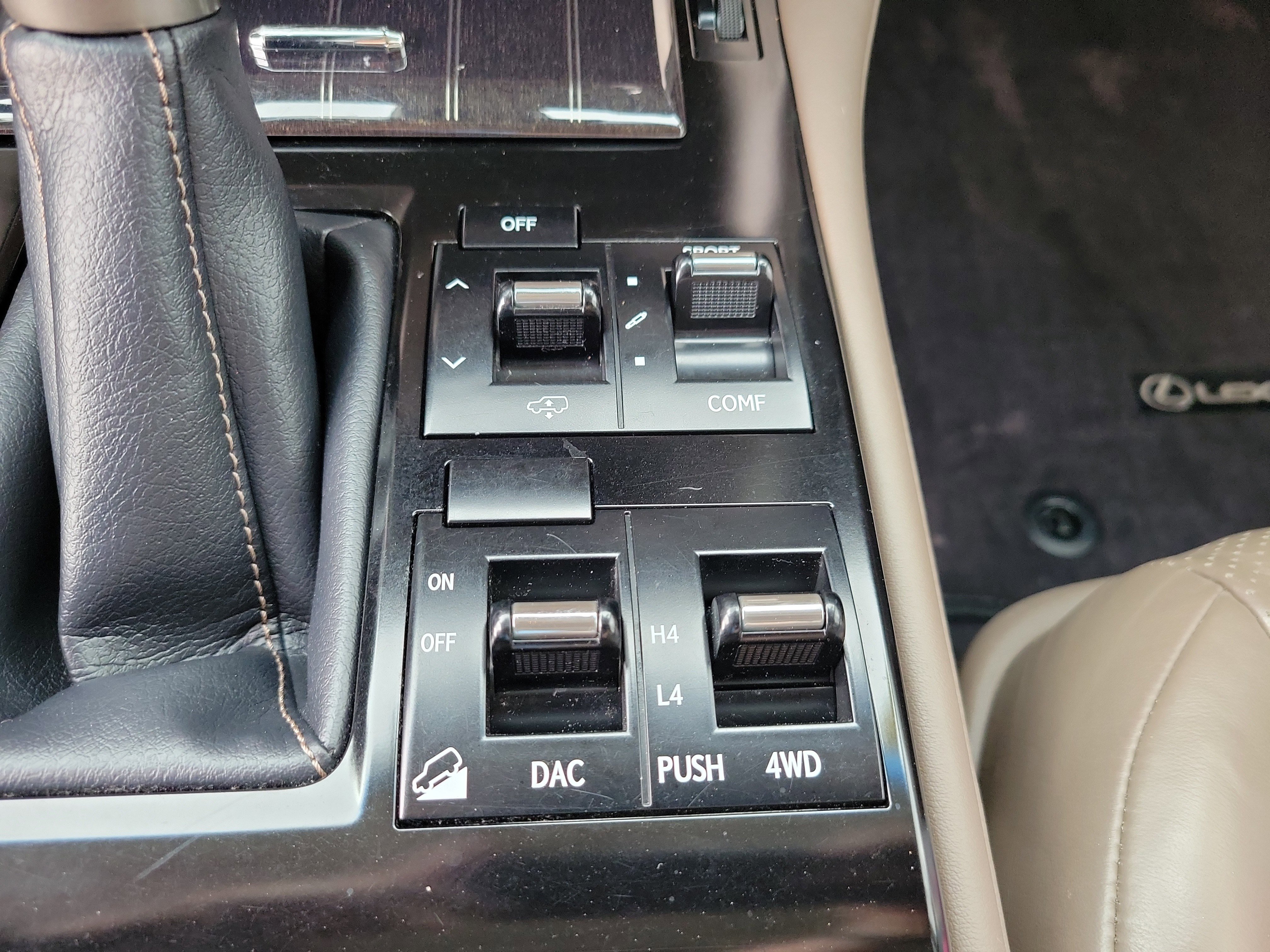 Used 2020 Lexus GX 460 Luxury w/ Accessory Package image 19