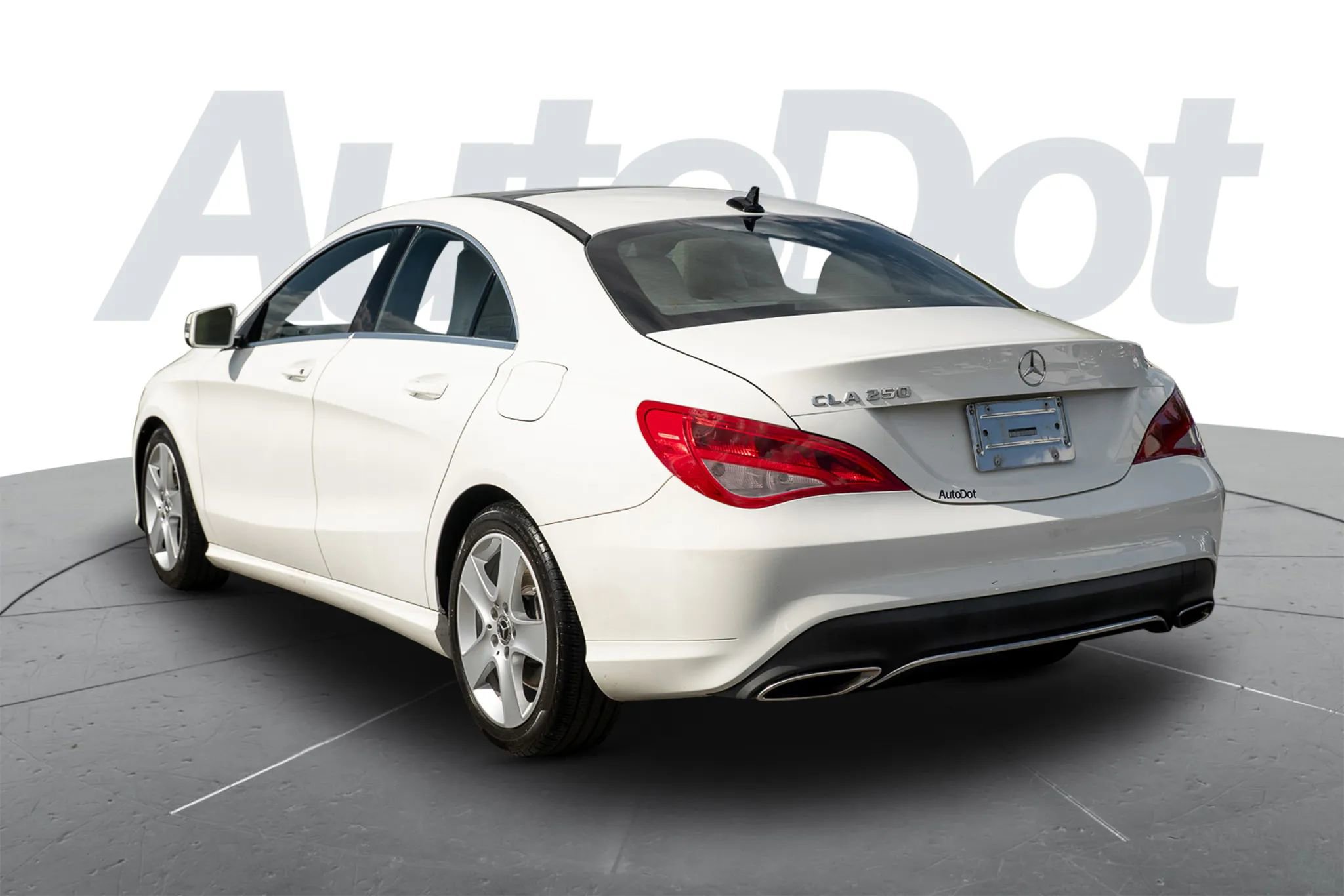 Used 2018 Mercedes-Benz CLA 250 image 2