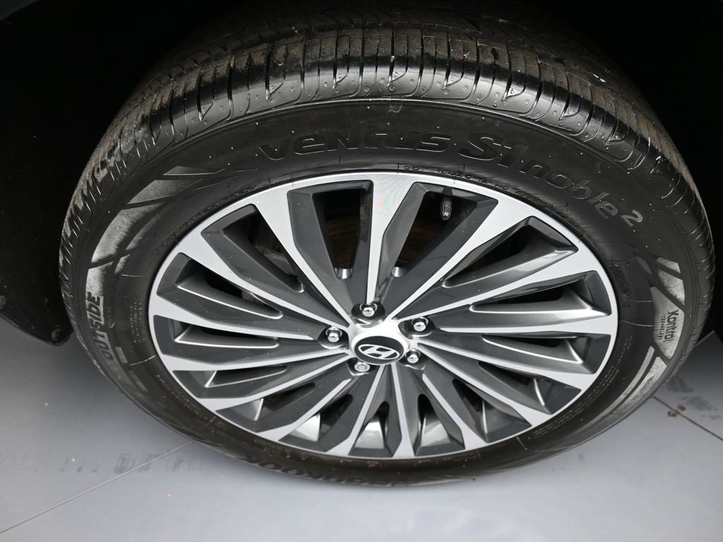 Used 2024 Hyundai Palisade Calligraphy image 12