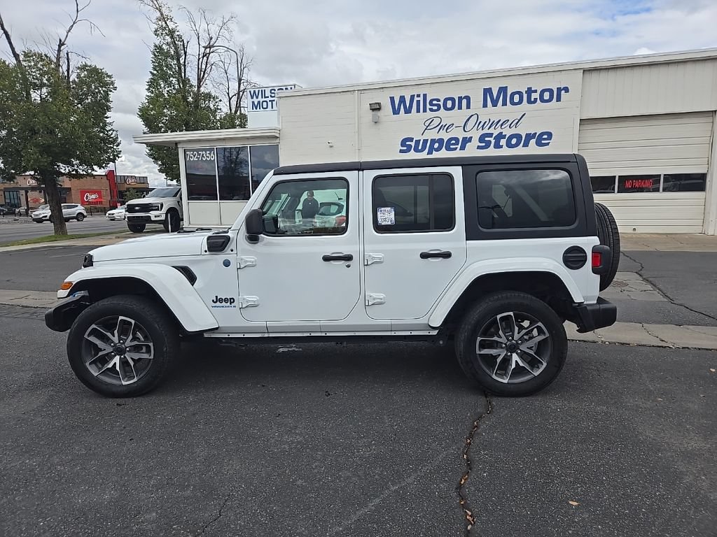 Used 2024 Jeep Wrangler Unlimited AWD/4WD image 9