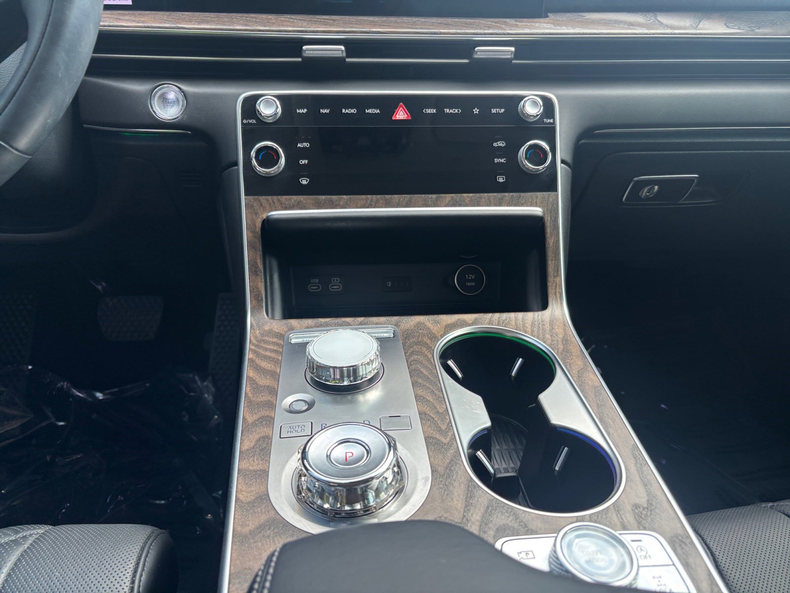 Used 2025 Genesis GV80 3.5T Prestige image 11