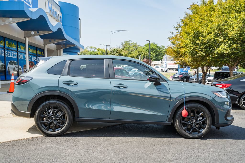Certified 2025 Honda HR-V Sport image 3