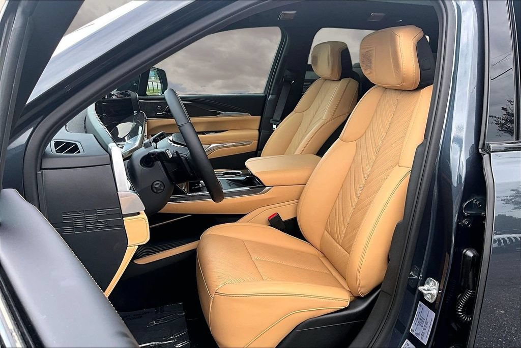 Certified 2026 Cadillac Escalade IQ Luxury 2 AWD/4WD image 21