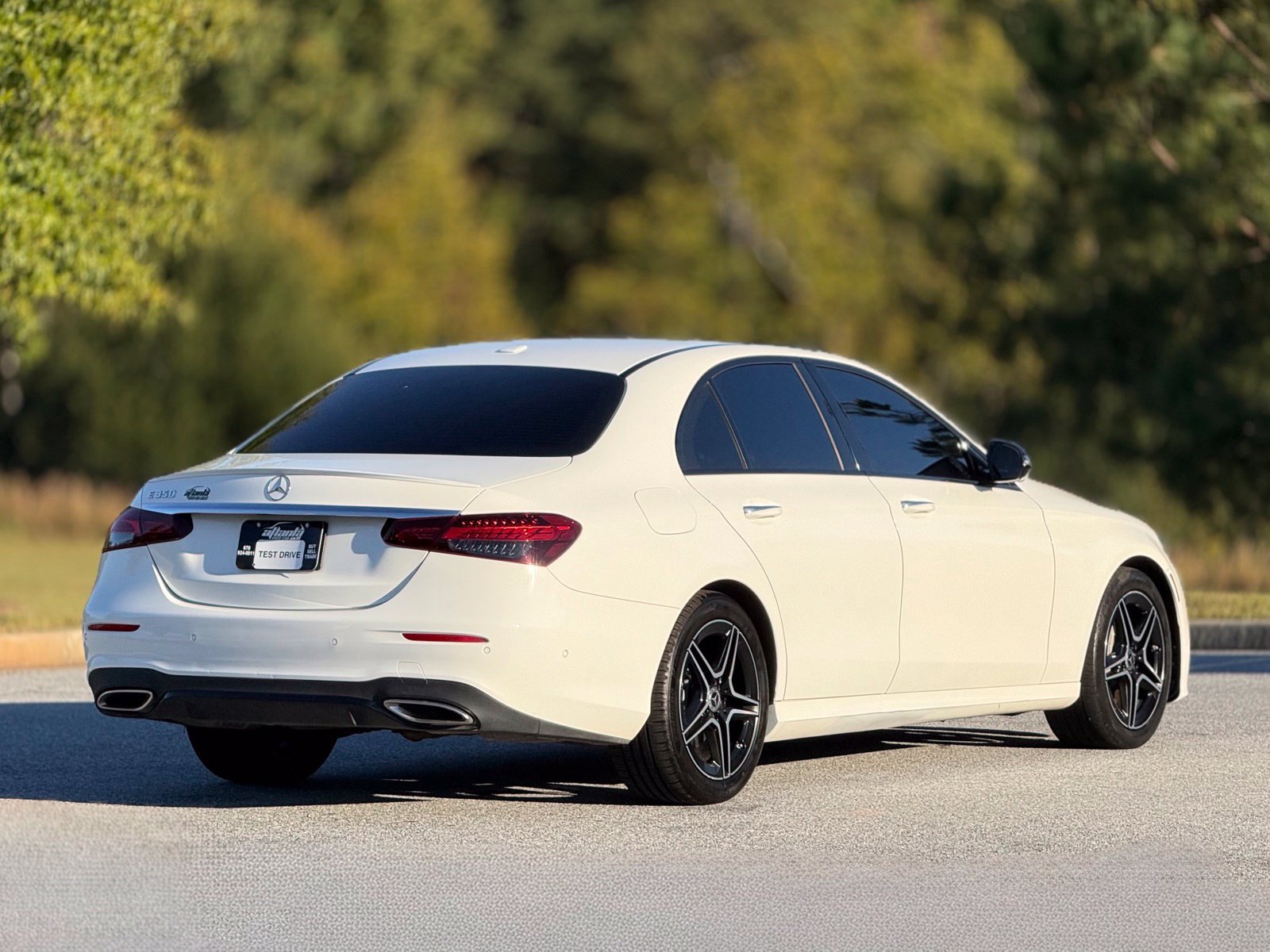 Used 2022 Mercedes-Benz E 350 Sedan image 11