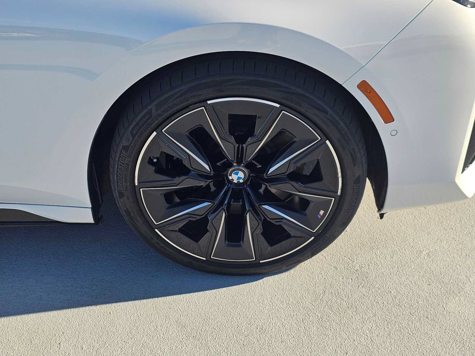Used 2024 BMW i7 eDrive50 w/ M Sport Package RWD image 9