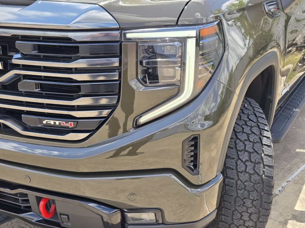 Used 2023 GMC Sierra 1500 AT4 w/ AT4 Premium Package AWD/4WD image 10