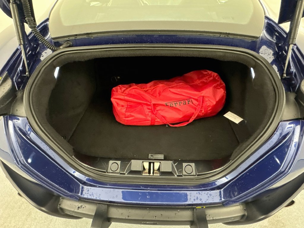 Used 2023 Ferrari Roma RWD image 28