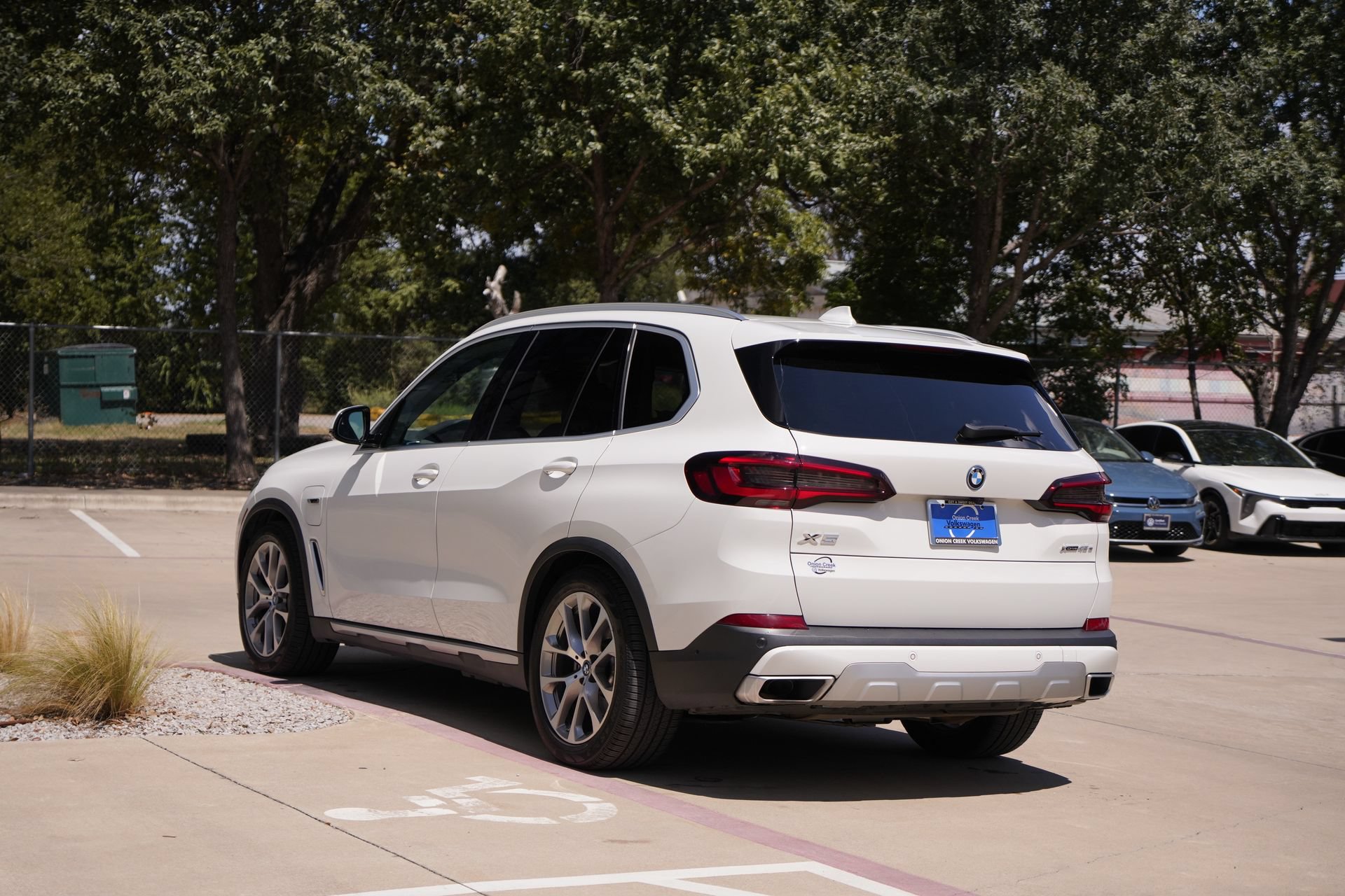 Used 2022 BMW X5 xDrive45e w/ Premium Package AWD/4WD image 6