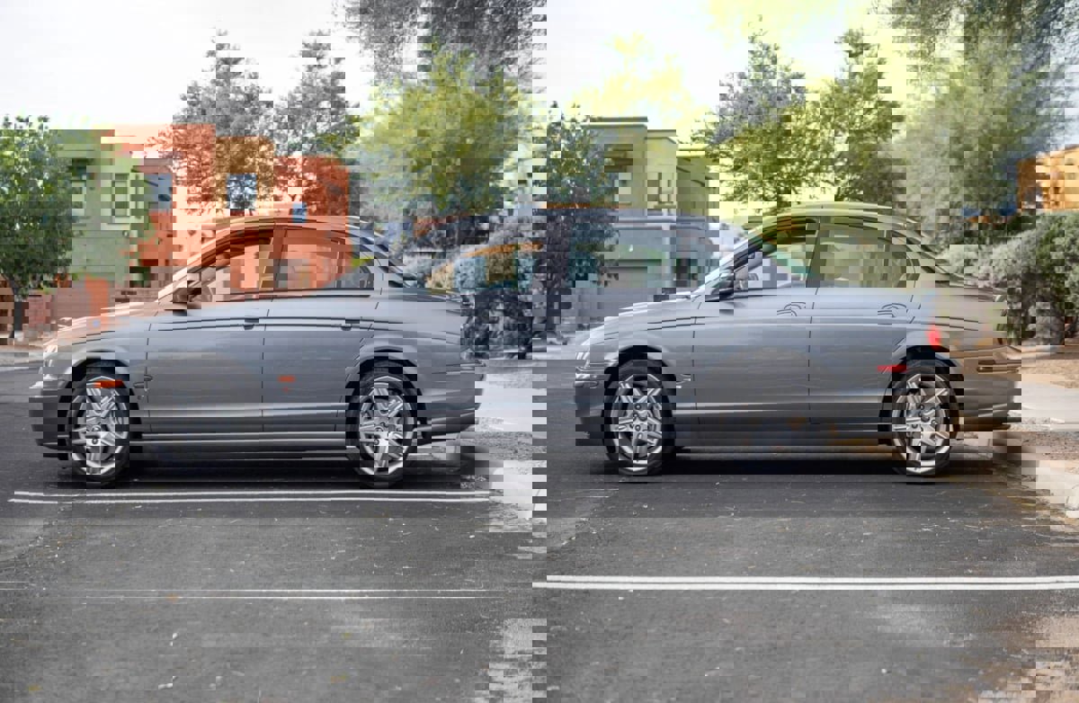 Used 2003 Jaguar S-TYPE R image 11