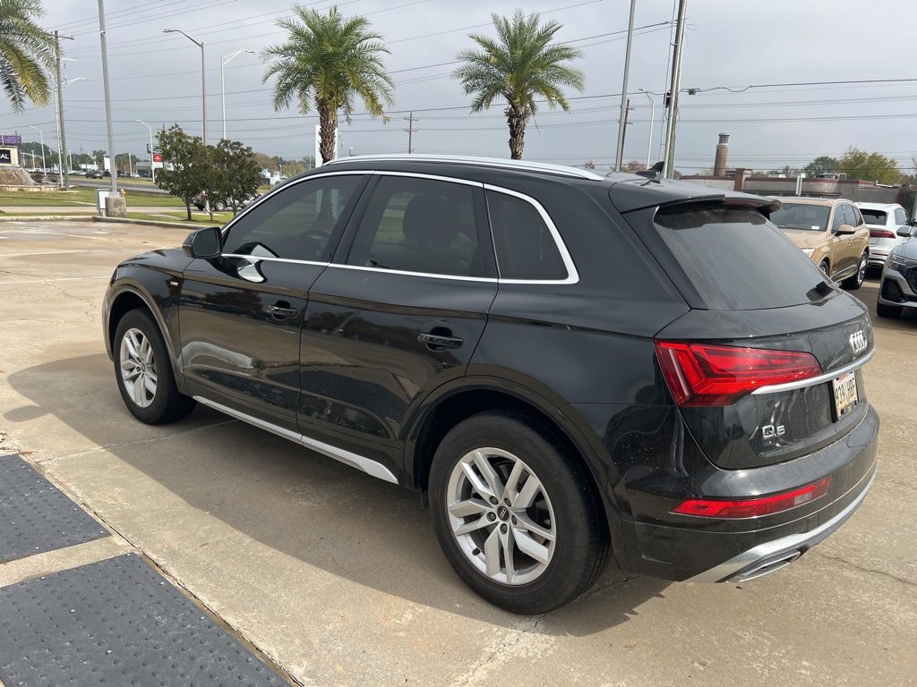 Used 2023 Audi Q5 2.0T Premium w/ Convenience Package image 2