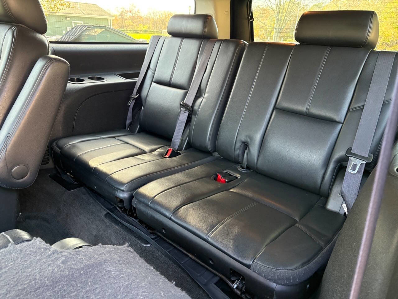 Used 2013 Chevrolet Suburban LT image 16
