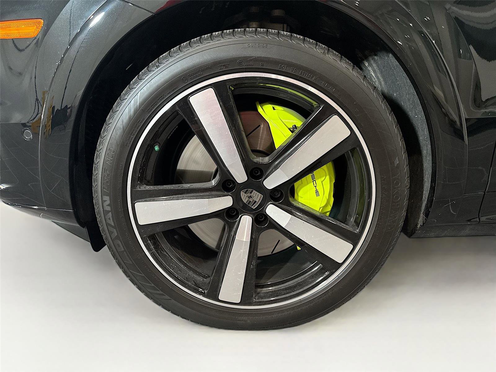 Used 2025 Porsche Cayenne Turbo image 33