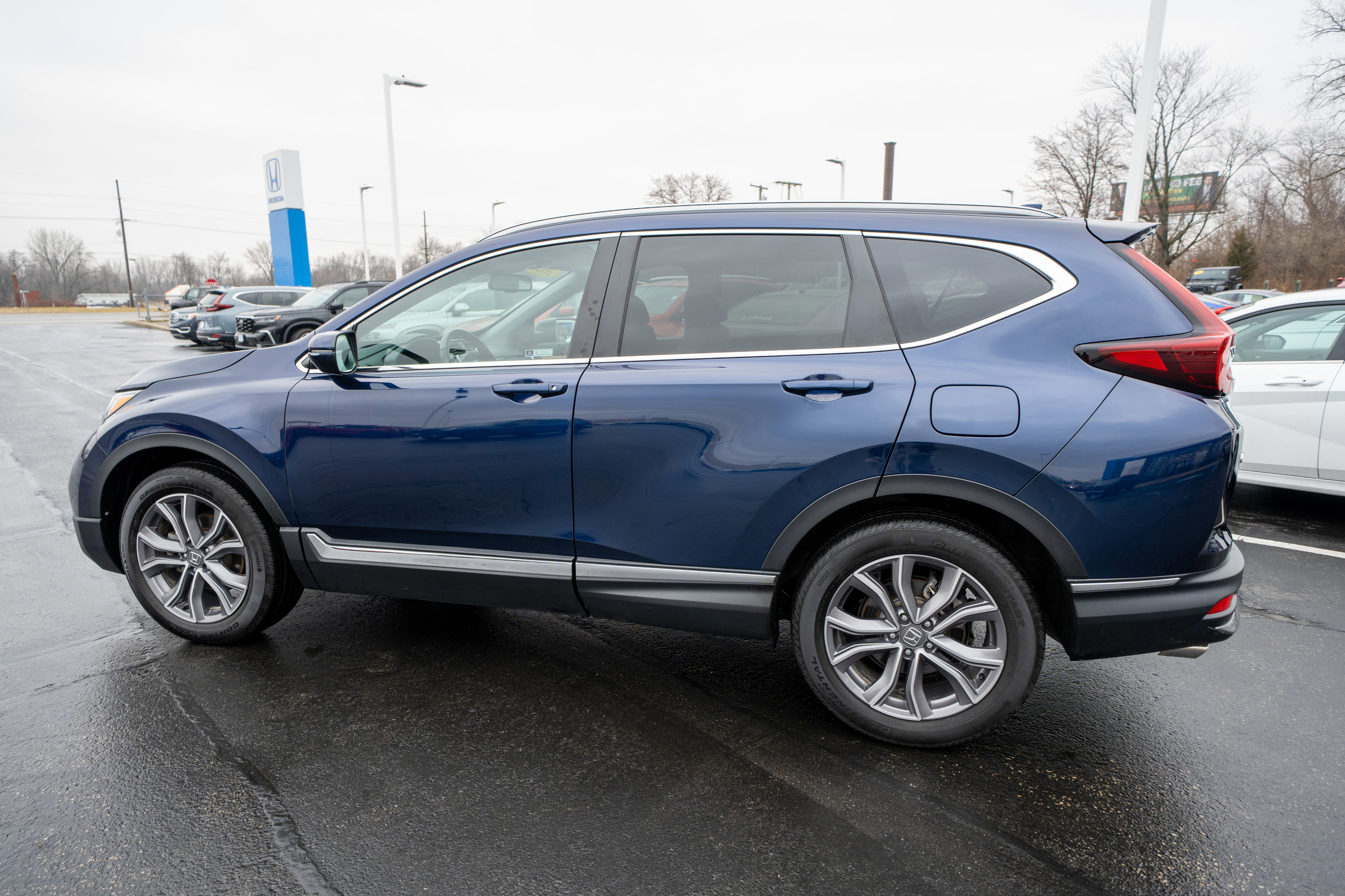 Used 2022 Honda CR-V Touring image 4