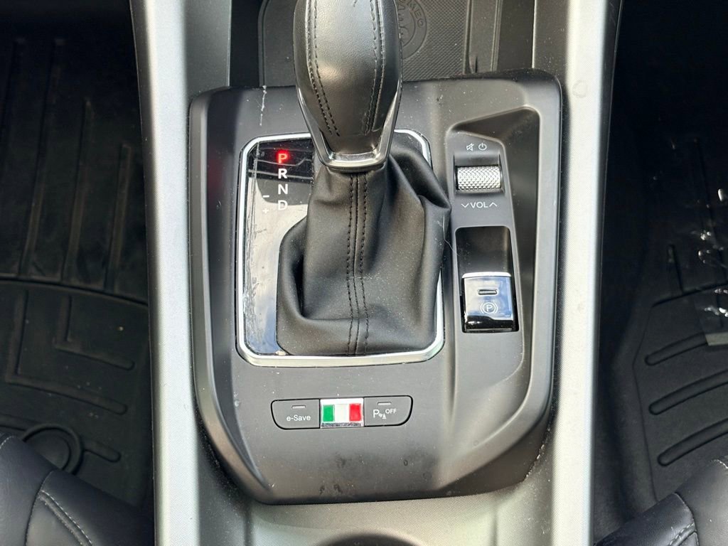 Used 2024 Alfa Romeo Tonale Veloce image 18