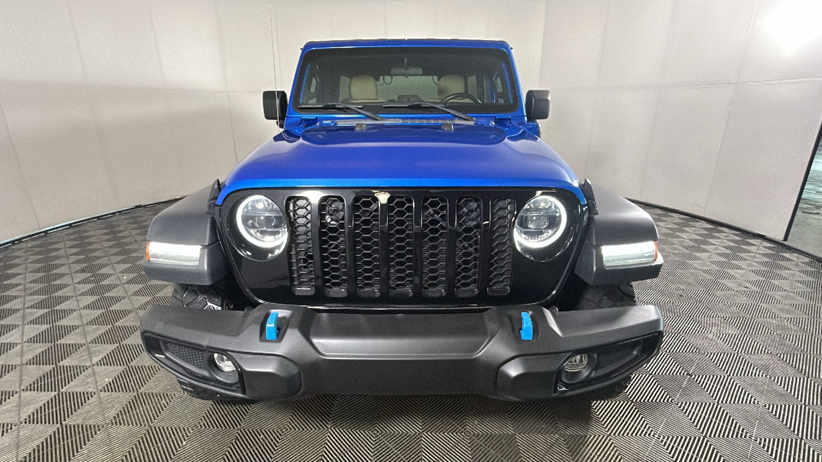 Used 2023 Jeep Wrangler Unlimited w/ Cold Weather Group AWD/4WD image 9