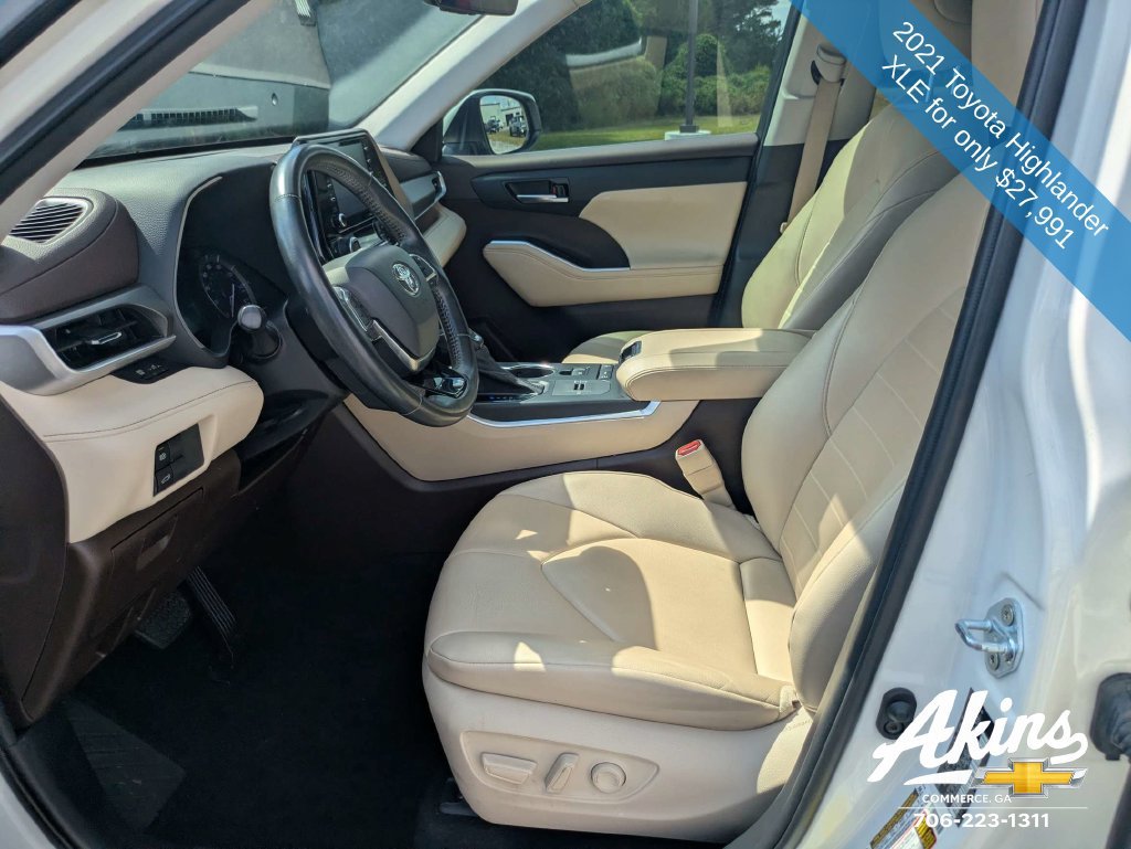 Used 2021 Toyota Highlander XLE FWD image 21