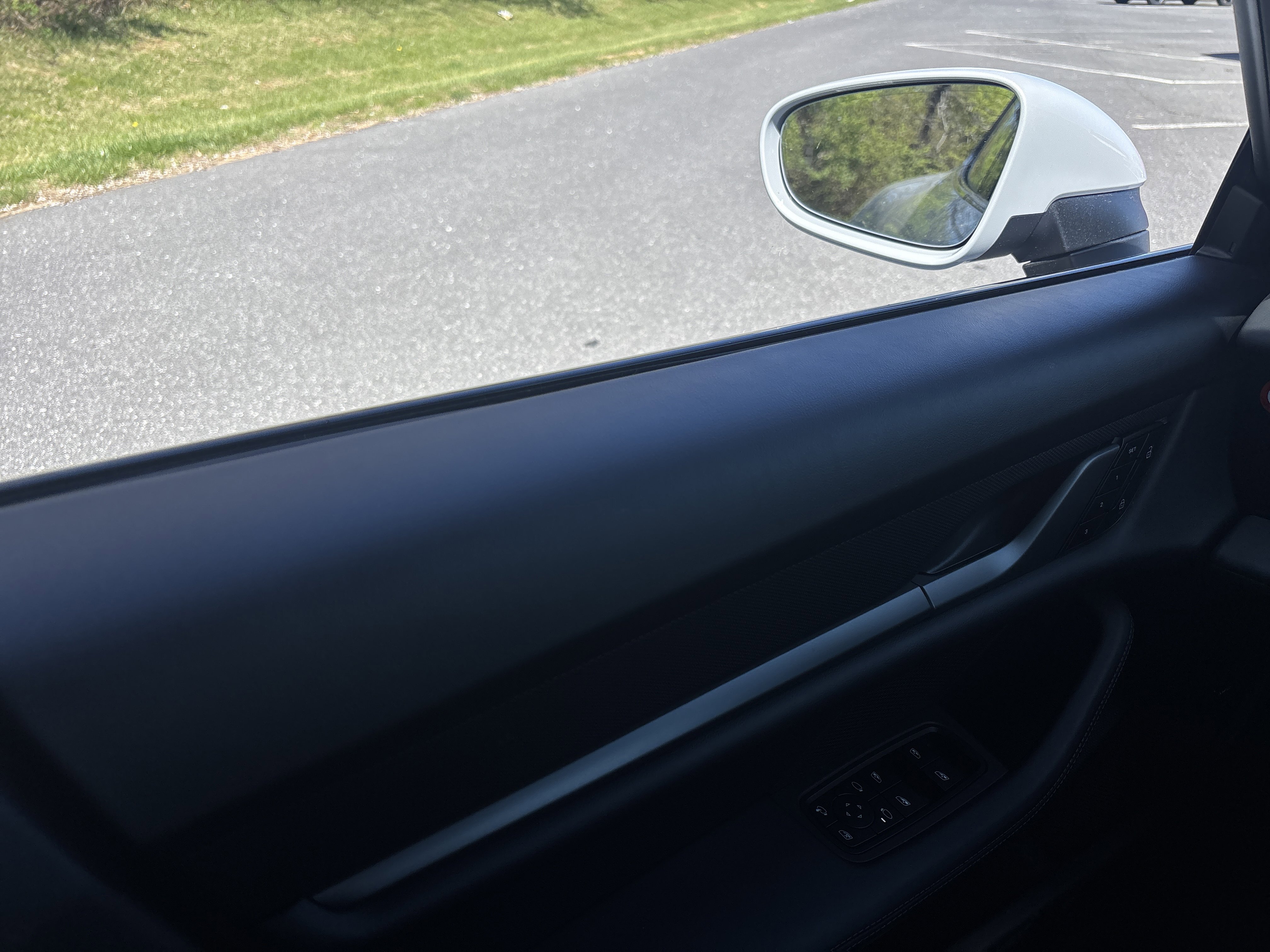 New 2025 Porsche Taycan image 31