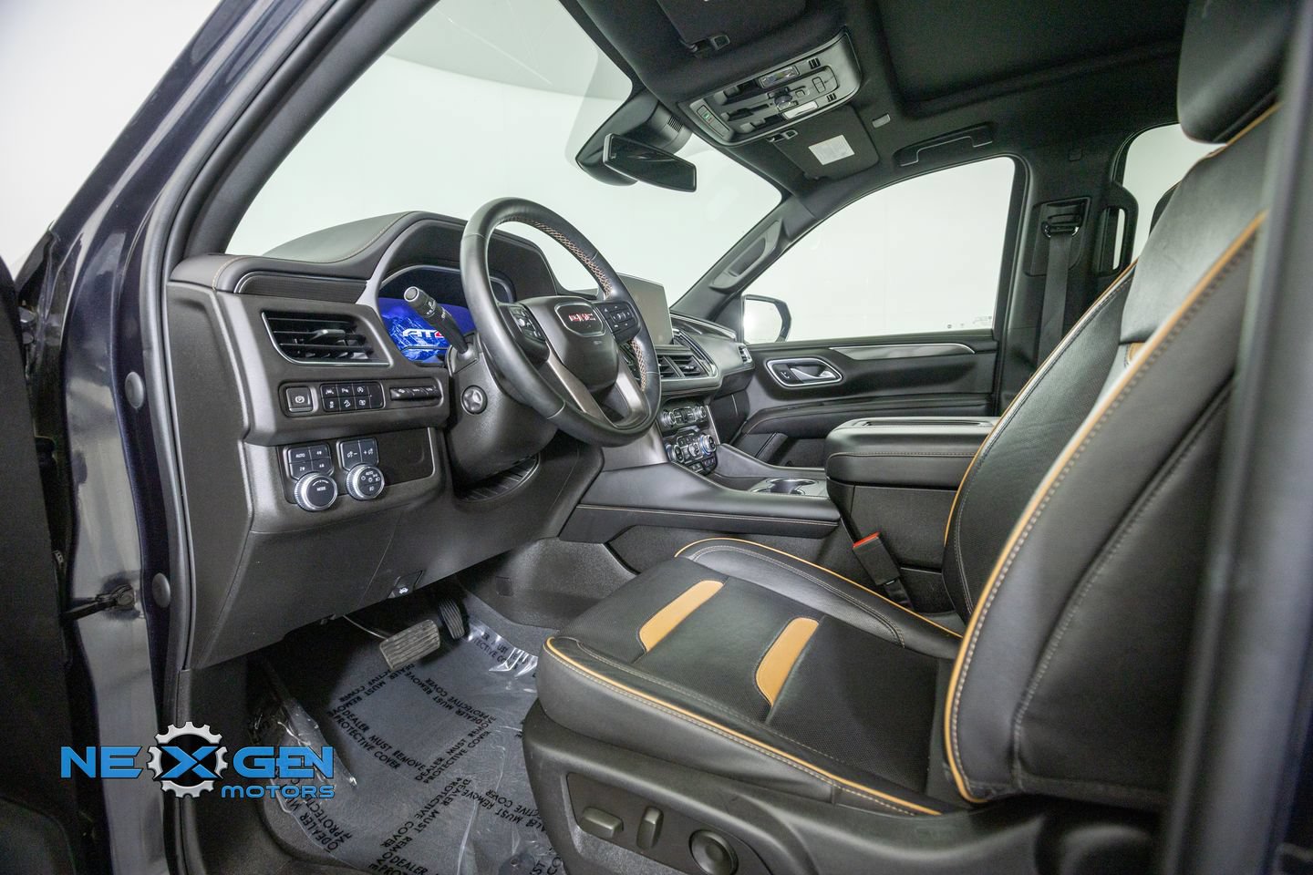 Used 2023 GMC Yukon XL AT4 w/ AT4 Premium Package AWD/4WD image 13