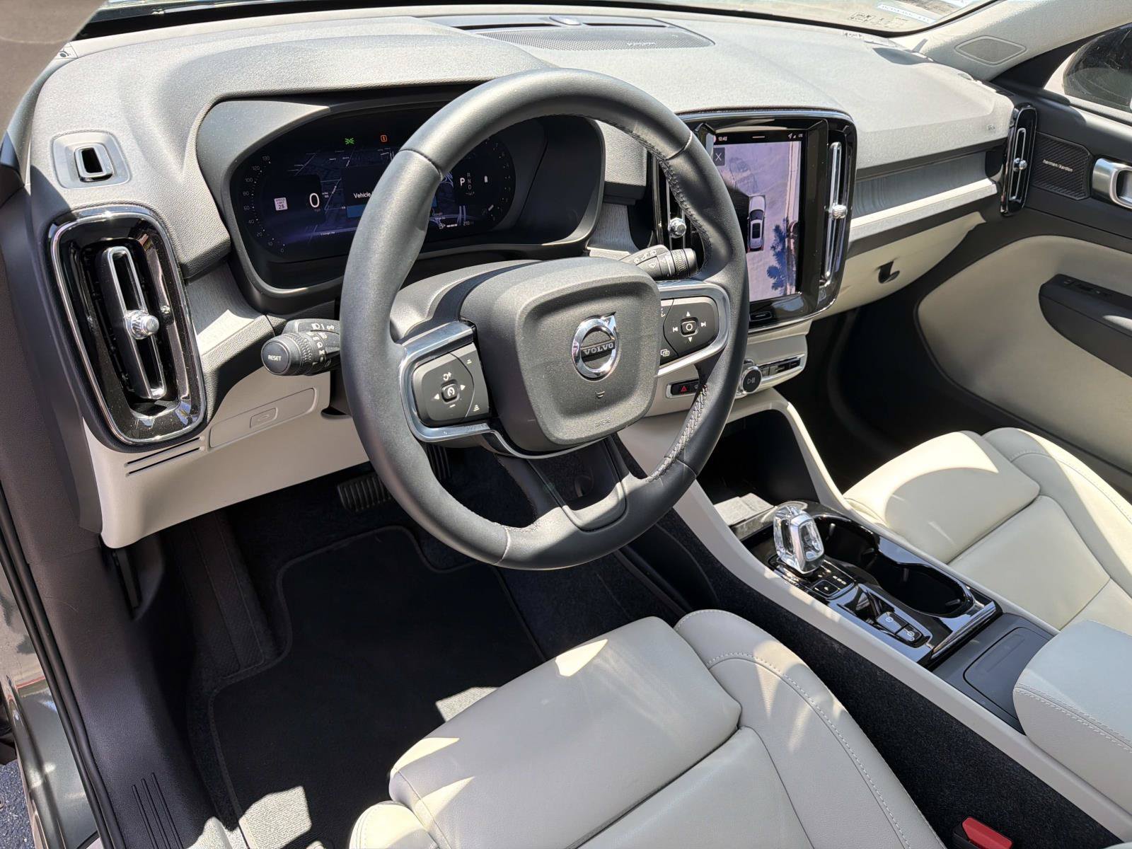 Used 2026 Volvo XC40 B5 Ultra w/ Climate Package AWD/4WD image 9