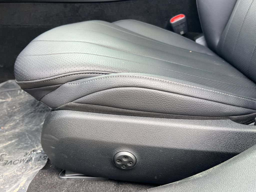 New 2025 Mercedes-Benz E 350 4MATIC Sedan image 11