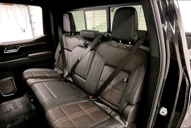 Used 2026 Chevrolet Silverado 1500 High Country w/ Midnight Edition AWD/4WD image 24