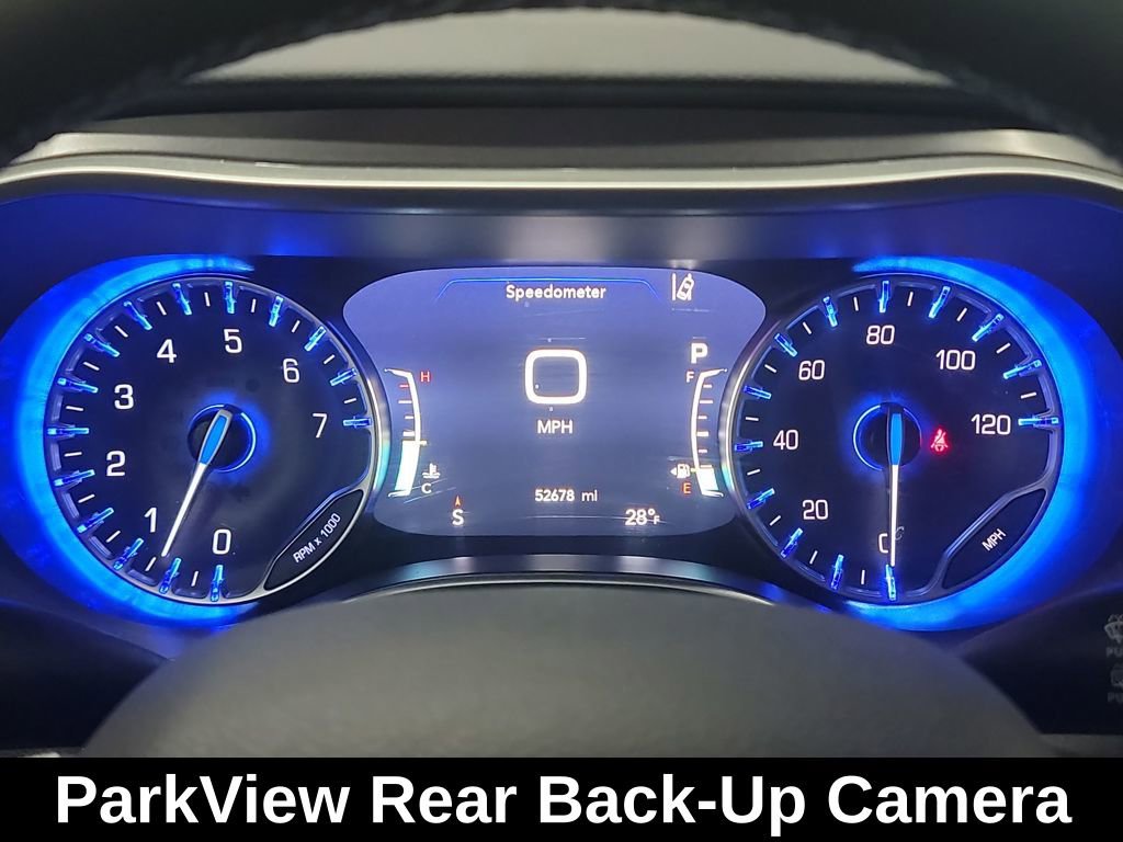 Used 2024 Chrysler Pacifica Touring-L image 9