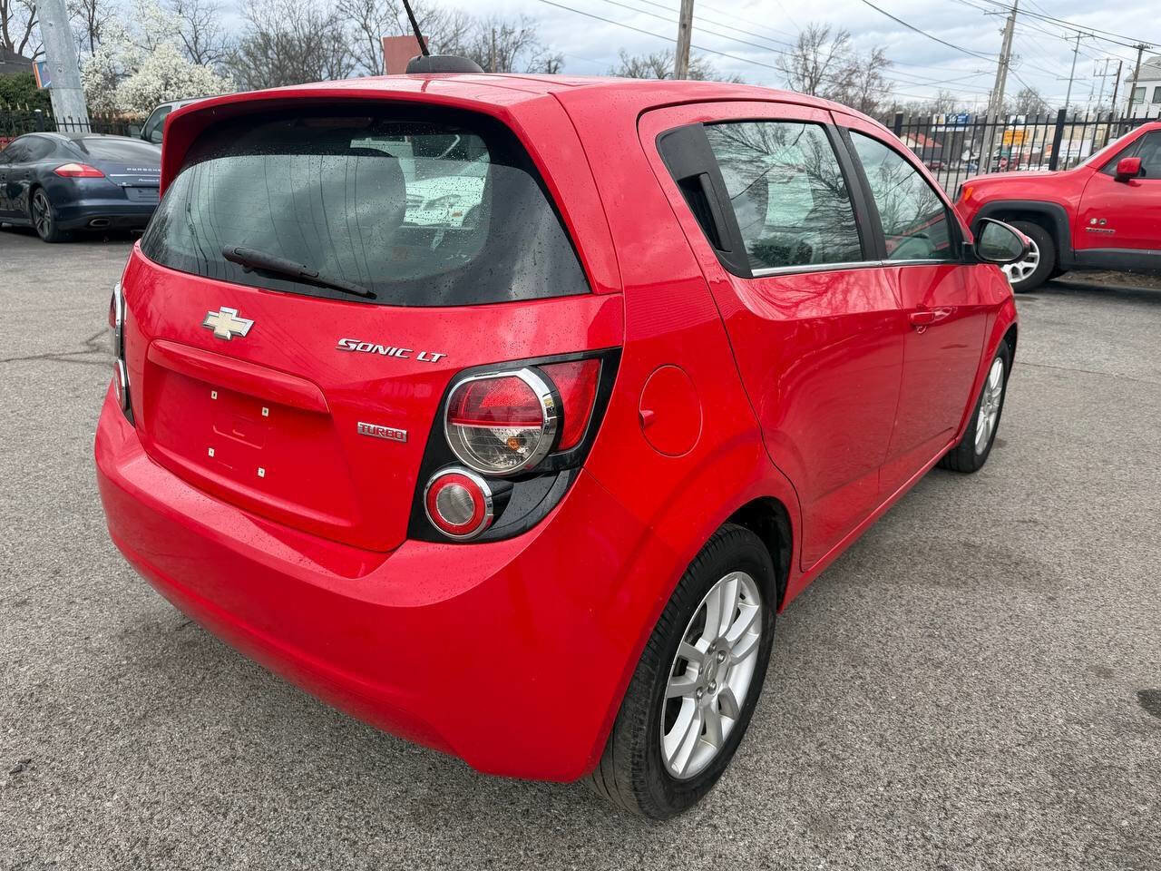 Used 2015 Chevrolet Sonic LT w/ Fun and Sun Package FWD image 6