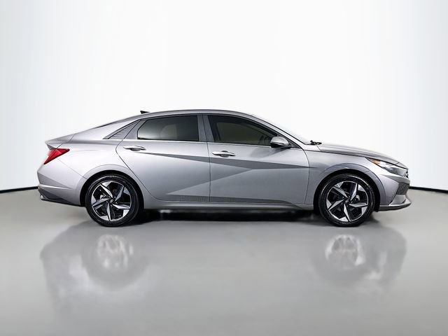 Used 2023 Hyundai Elantra Limited image 8